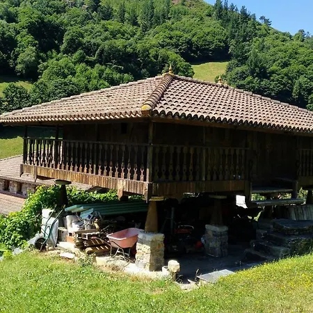 Casa Gayon Pola de Allande